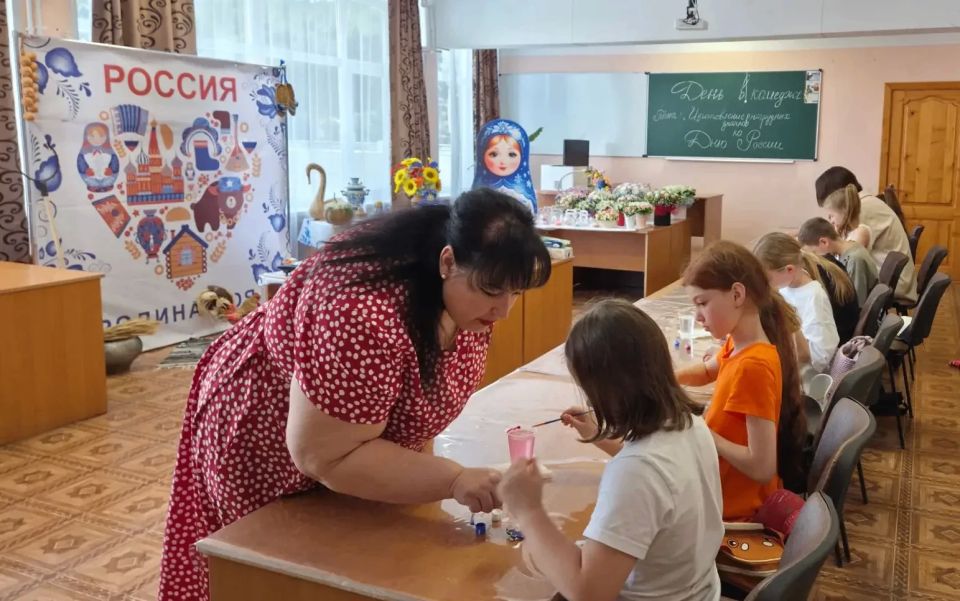 В Ялте проходит проект ранней школьной профориентации «День в колледже» В Ялте проходит проект ранней школьной профориентации «День в колледже»
