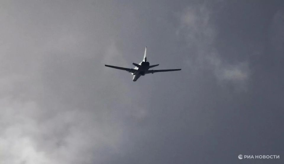 Военный самолет Ту-22М3 упал в Иркутской области