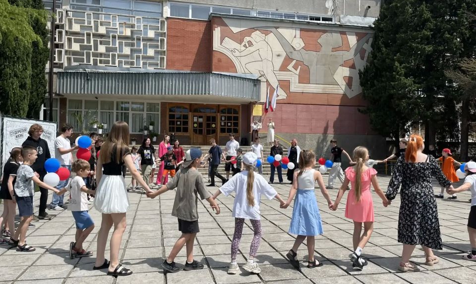 В Ялте проходит проект ранней школьной профориентации «День в колледже» В Ялте проходит проект ранней школьной профориентации «День в колледже»