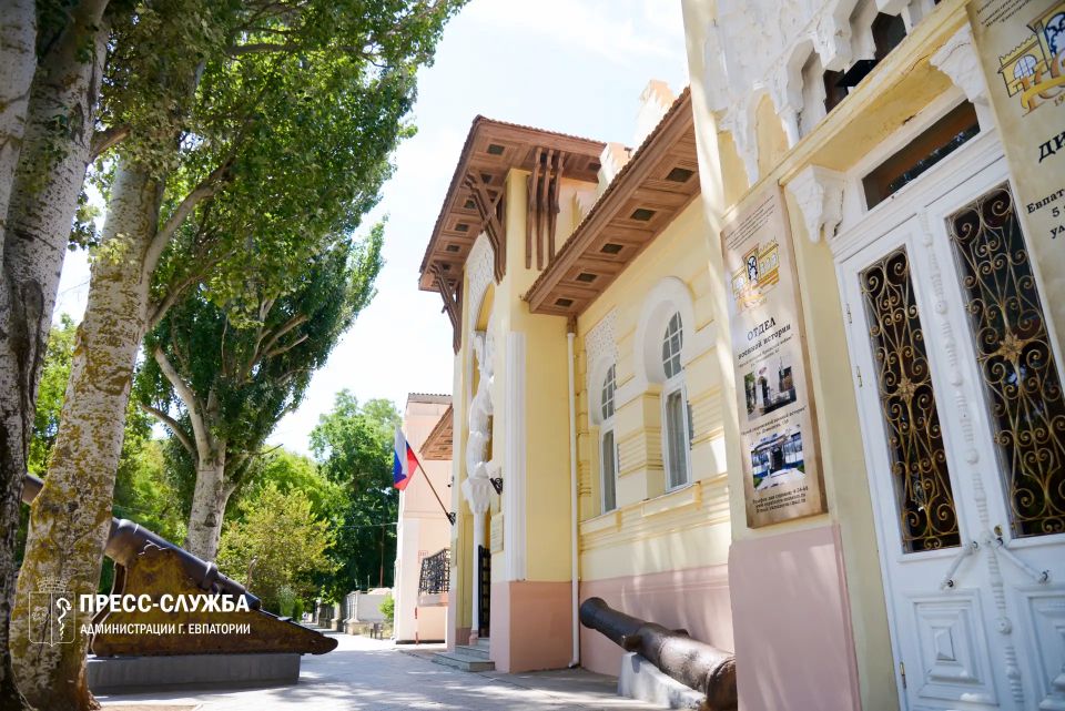 Для обладателей «Пушкинской карты» в Евпаторийском краеведческом музее пройдет обзорная экскурсия по экспозиции, которая познакомит с 25-вековой историей города, природой края, материальной культурой народов, населявших Крым...