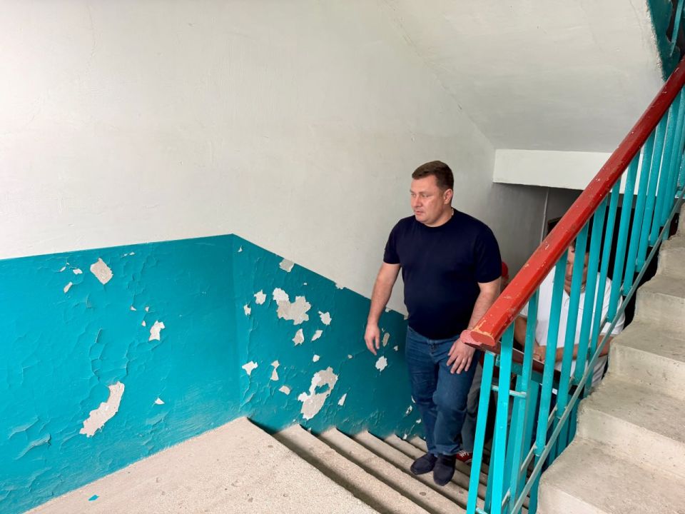 Юрий Нестеренко: В Перово, Симферопольского района, провёл рабочие встречи с председателями советов МКД при участии Главы района Светланы Петровны Банарь и Главы администрации Вячеслава Юрьевича Вайсбейна Юрий Нестеренко: В Перово, Симферопольского района, провёл рабочие встречи с председателями советов МКД при участии Главы района Светланы Петровны Банарь и Главы администрации Вячеслава Юрьевича Вайсбейна