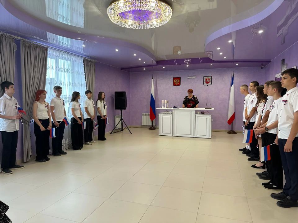 В минувшую пятницу мы отметили День России, и к этому замечательному празднику отделы ЗАГС провели ряд торжественных мероприятий В минувшую пятницу мы отметили День России, и к этому замечательному празднику отделы ЗАГС провели ряд торжественных мероприятий