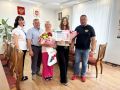 Андрей Шатыренко: Сегодня вместе с начальником допофиса «Черноморское» банка «Россия» Аллой Березовской и главой Межводненского сельского поселения Александром Клюевым вручили заветное приглашение на главный выпускной...