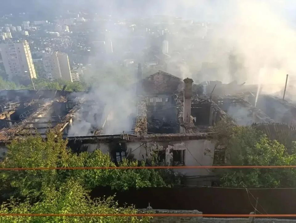 Прокуратура Крыма контролирует установление обстоятельств пожара в многоквартирном доме в Ялте Прокуратура Крыма контролирует установление обстоятельств пожара в многоквартирном доме в Ялте