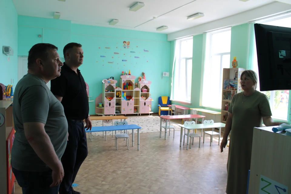 Игорь Крутьков: Сегодня я посетил детский сад в селе Приозерное, где пообщался с заведующей Натальей Синявской Игорь Крутьков: Сегодня я посетил детский сад в селе Приозерное, где пообщался с заведующей Натальей Синявской