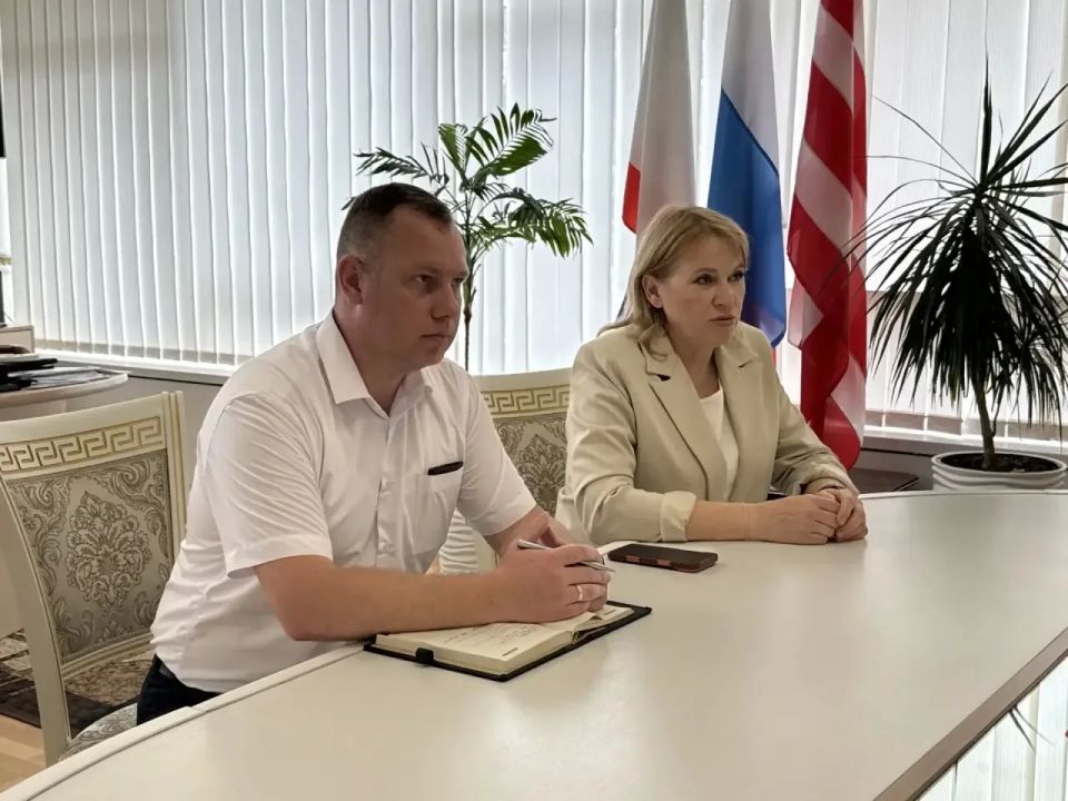 Иван Кошель: Вместе с главой муниципального образования – председателем Керченского городского совета Денисом Колесником встретились с представителями Банка ВТБ Иван Кошель: Вместе с главой муниципального образования – председателем Керченского городского совета Денисом Колесником встретились с представителями Банка ВТБ