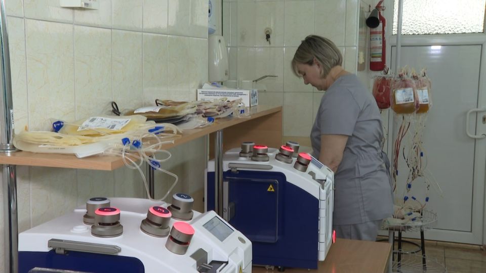 Спасти жизнь. Лето - время каникул и отпусков, а значит, что Центр крови в эти месяцы теряет доноров Спасти жизнь. Лето - время каникул и отпусков, а значит, что Центр крови в эти месяцы теряет доноров