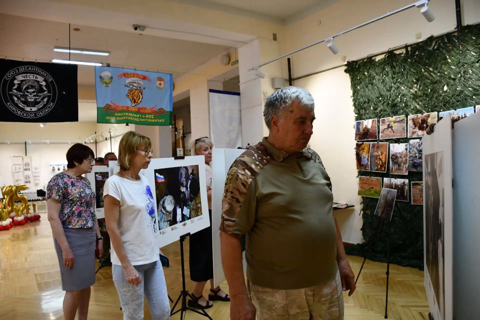 Архивисты Феодосии посетили выставку «Помним СВОих — ZнайСВОИих» Архивисты Феодосии посетили выставку «Помним СВОих — ZнайСВОИих»