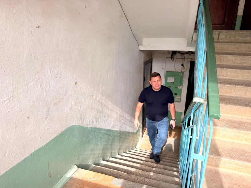 Юрий Нестеренко: В Перово, Симферопольского района, провёл рабочие встречи с председателями советов МКД при участии Главы района Светланы Петровны Банарь и Главы администрации Вячеслава Юрьевича Вайсбейна Юрий Нестеренко: В Перово, Симферопольского района, провёл рабочие встречи с председателями советов МКД при участии Главы района Светланы Петровны Банарь и Главы администрации Вячеслава Юрьевича Вайсбейна