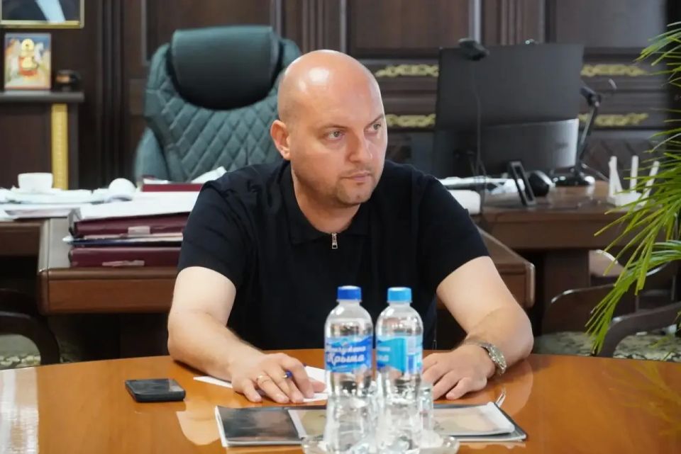 Иван Кошель: Провел рабочую встречу с предпринимателями, осуществляющими в Керчи кадастровые работы Иван Кошель: Провел рабочую встречу с предпринимателями, осуществляющими в Керчи кадастровые работы