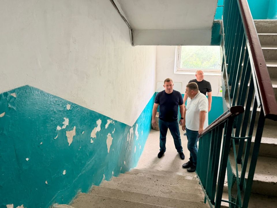 Юрий Нестеренко: В Перово, Симферопольского района, провёл рабочие встречи с председателями советов МКД при участии Главы района Светланы Петровны Банарь и Главы администрации Вячеслава Юрьевича Вайсбейна Юрий Нестеренко: В Перово, Симферопольского района, провёл рабочие встречи с председателями советов МКД при участии Главы района Светланы Петровны Банарь и Главы администрации Вячеслава Юрьевича Вайсбейна