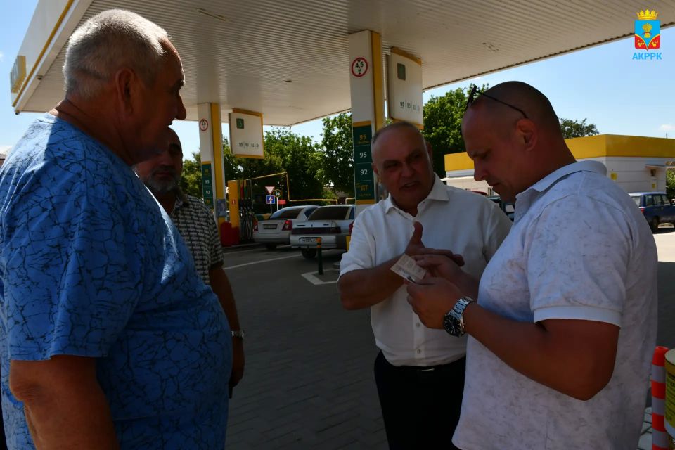 Глава Администрации района Василий Грабован промониторил, как идут дела на заправках района