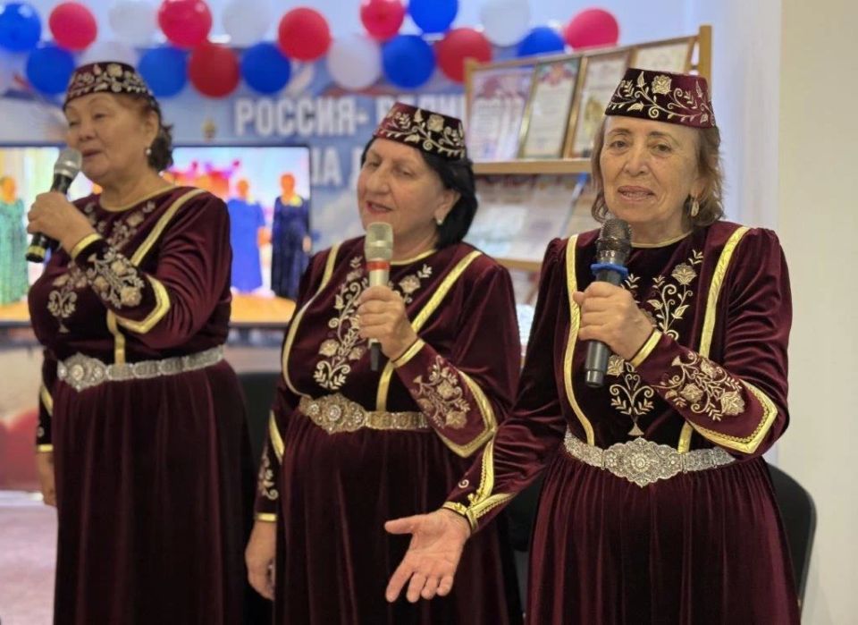 «Активное долголетие»: состоялась творческая встреча пожилых жителей Красногвардейского района с ансамблем «Бейхан» «Активное долголетие»: состоялась творческая встреча пожилых жителей Красногвардейского района с ансамблем «Бейхан»