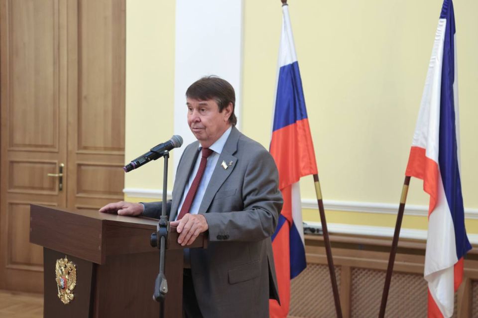 В Симферополе наградили лучших специалистов в сфере здравоохранения Республики Крым В Симферополе наградили лучших специалистов в сфере здравоохранения Республики Крым