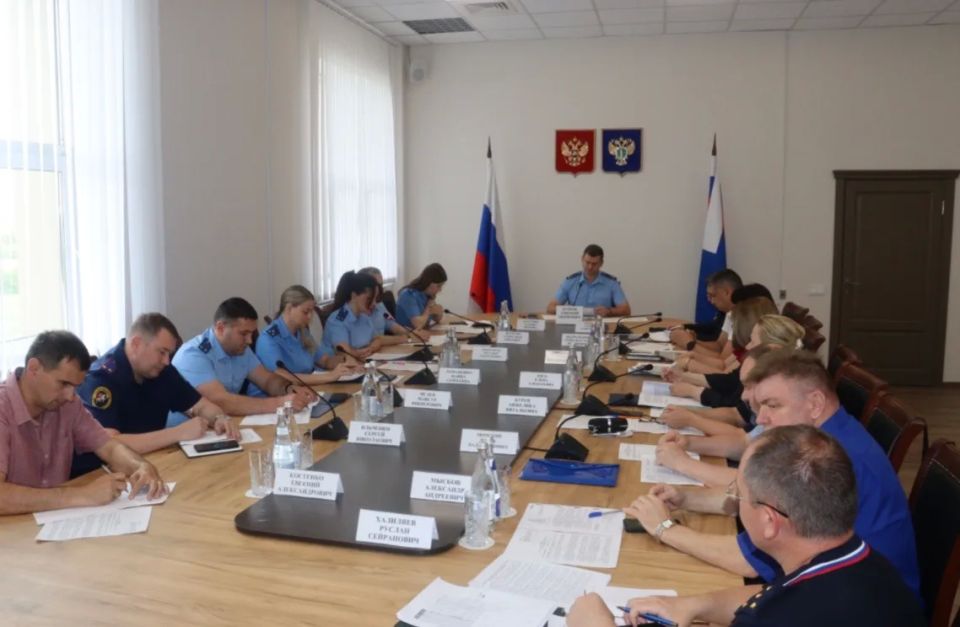 В прокуратуре республики состоялось очередное заседание межведомственной рабочей группы по вопросам защиты трудовых прав граждан под председательством первого заместителя прокурора республики Дмитрия Егорова В прокуратуре республики состоялось очередное заседание межведомственной рабочей группы по вопросам защиты трудовых прав граждан под председательством первого заместителя прокурора республики Дмитрия Егорова