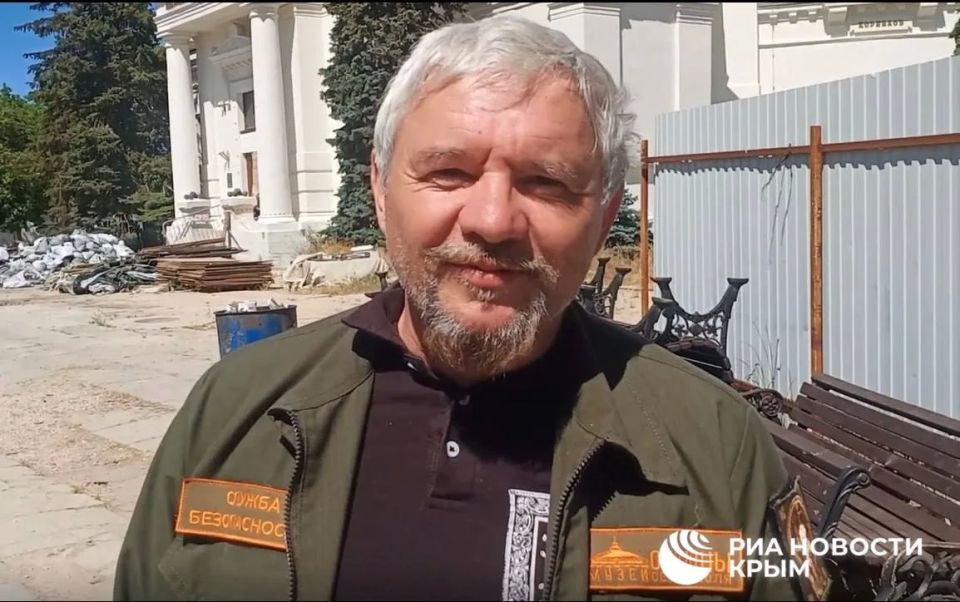 "Взрыва не было, сразу возник пожар": охранник рассказал о моменте удара беспилотника по Панораме в Севастополе