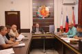 Иван Кошель: Вместе с депутатом Государственного Совета Республики Крым Олегом Кришталь провел совещание по вопросу качества тротуарной плитки на ул. Козлова, Пролетарской и в Милицейском переулке