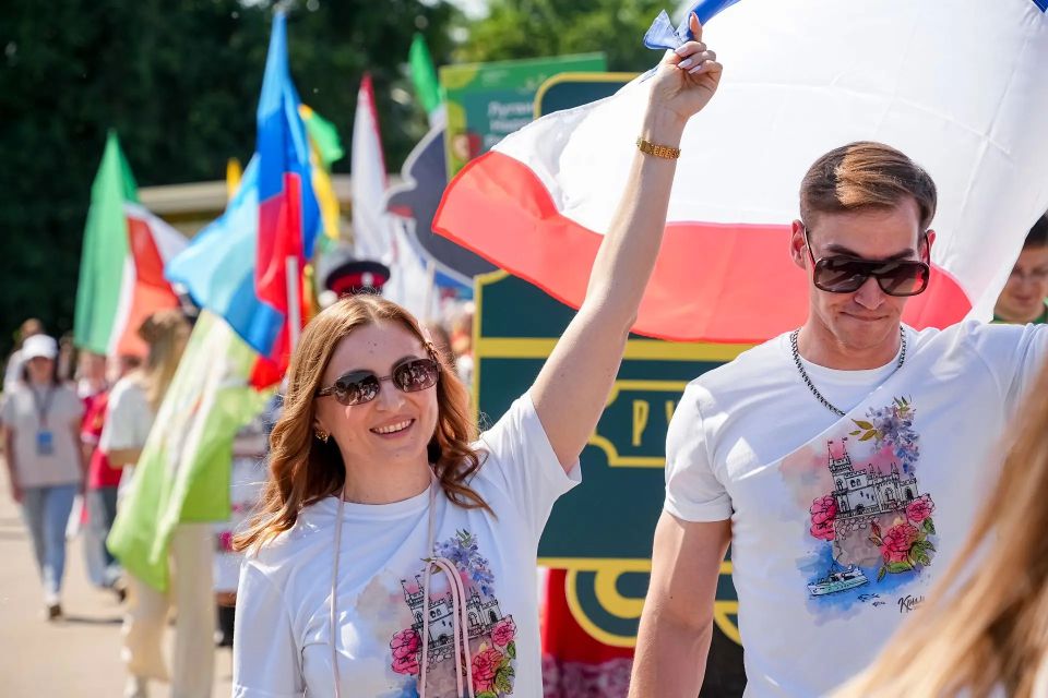 Экспозиция Республики Крым признана лучшей по мнению посетителей Международного туристического форума «Путешествуй», который прошел в Москве на ВДНХ с 10 по 14 июня Экспозиция Республики Крым признана лучшей по мнению посетителей Международного туристического форума «Путешествуй», который прошел в Москве на ВДНХ с 10 по 14 июня