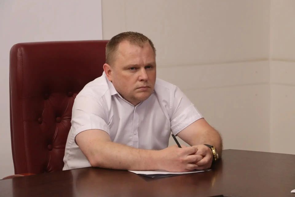 В Керчи состоялось рабочее совещание под руководством исполняющего обязанности главы администрации Ивана Кошель по вопросу качества тротуарной плитки, уложенной на улицах Козлова, Пролетарской и в Милицейском переулке В Керчи состоялось рабочее совещание под руководством исполняющего обязанности главы администрации Ивана Кошель по вопросу качества тротуарной плитки, уложенной на улицах Козлова, Пролетарской и в Милицейском переулке