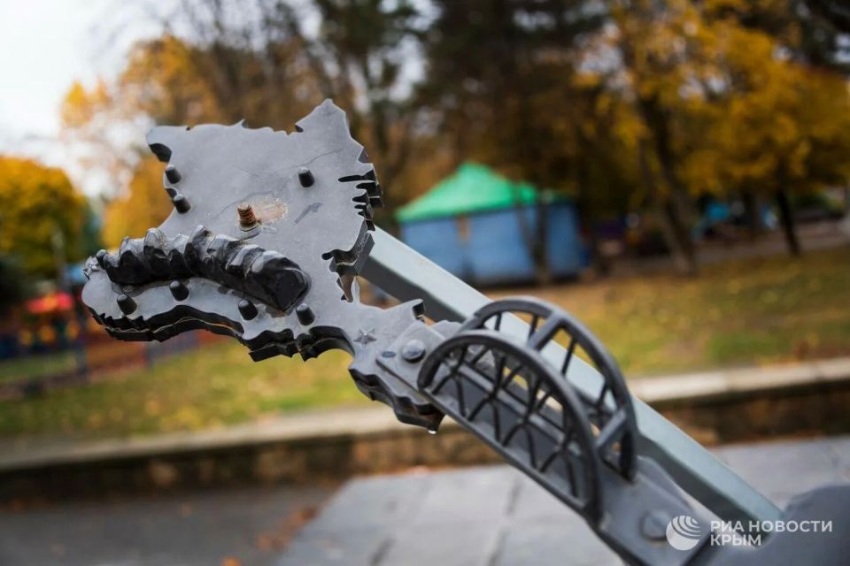 "Остров Крым": зачем Киев разгоняет миф об изоляции полуострова?