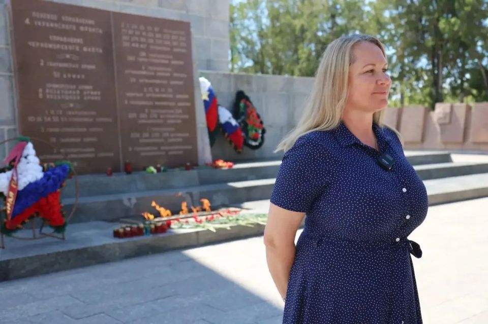 На «Сапун-горе» состоялась церемония взятия частицы Вечного огня в рамках всероссийской акции «Путь Победы» На «Сапун-горе» состоялась церемония взятия частицы Вечного огня в рамках всероссийской акции «Путь Победы»