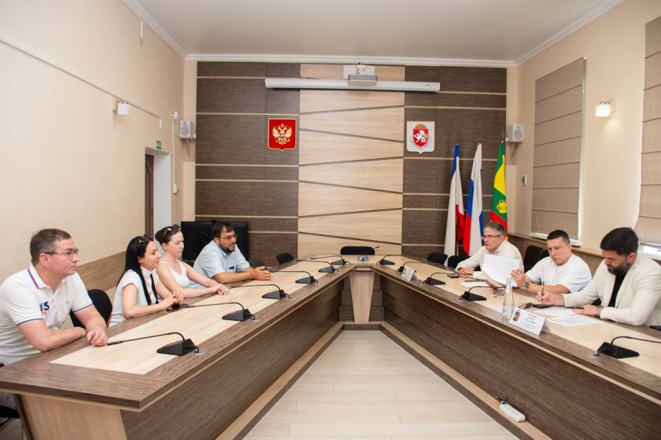 Шериф Османов: Встретился с родителями воспитанников муниципальной спортивной школы отделения художественной гимнастики г. Евпатория Шериф Османов: Встретился с родителями воспитанников муниципальной спортивной школы отделения художественной гимнастики г. Евпатория
