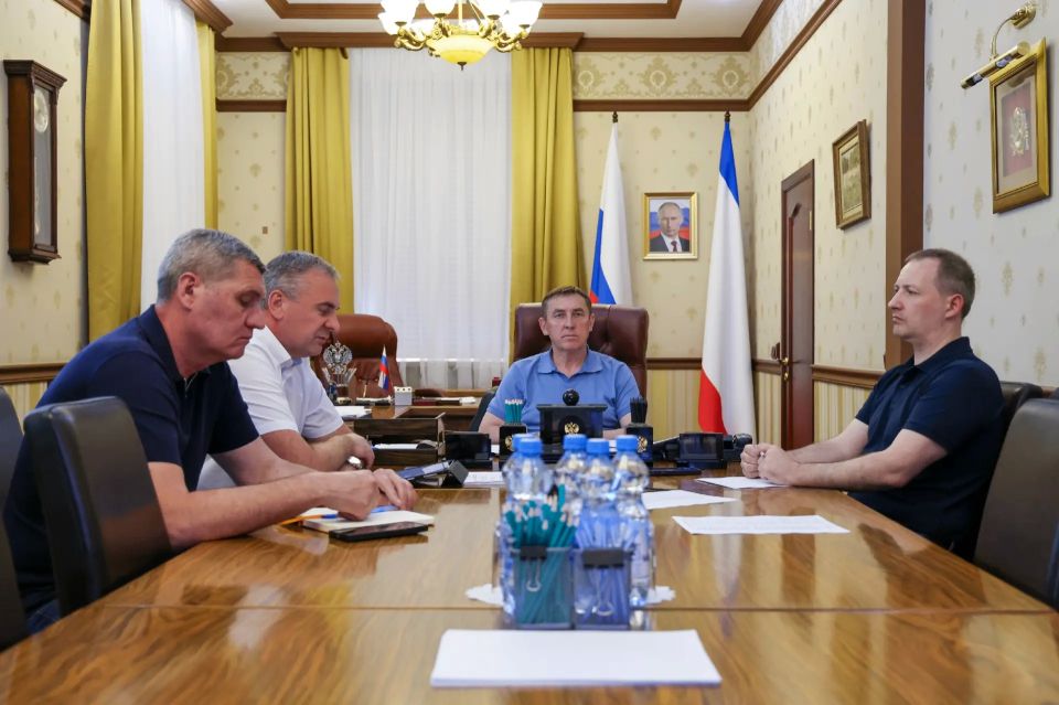 Министр ЖКХ Республики Крым Алексей Кудинов принял участие в совещании по подготовке к осенне-зимнему периоду 2026-2027 гг., которое прошло под руководством Председателя Совета министров Республики Крым Юрия Гоцанюка