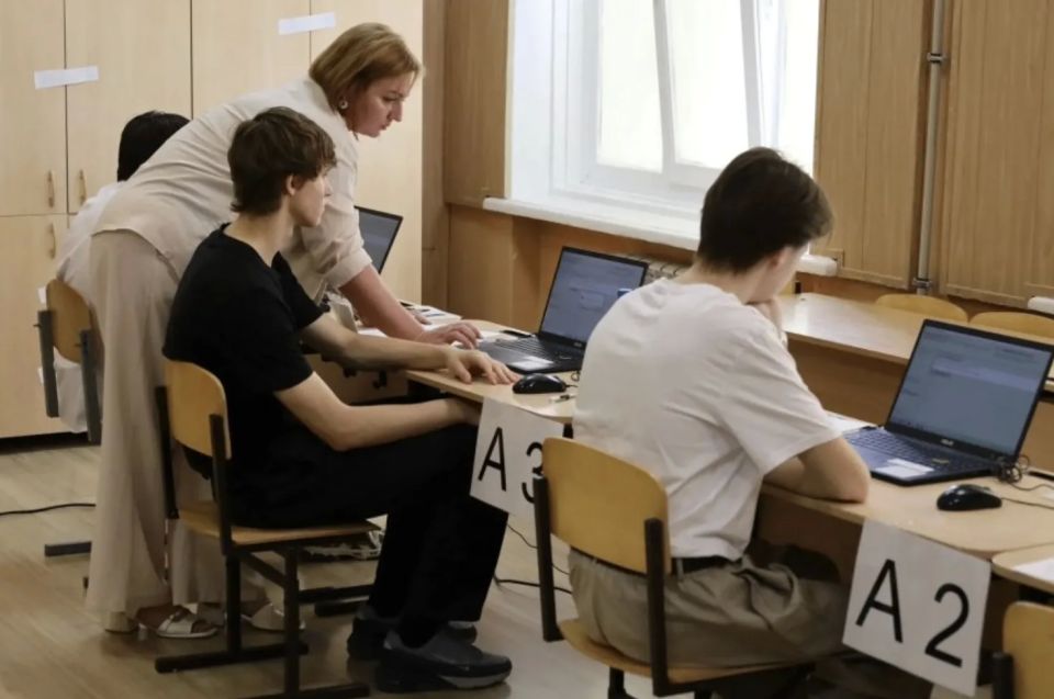 18 и 19 июня выпускники Севастополя сдают ЕГЭ по информатике и устной части иностранных языков 18 и 19 июня выпускники Севастополя сдают ЕГЭ по информатике и устной части иностранных языков