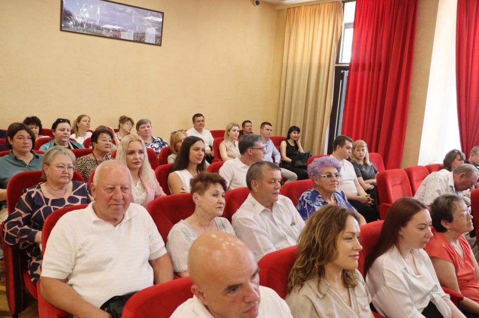 И. о. главы администрации Керчи Иван Кошель принял участие в торжественном собрании в честь предстоящего Дня медицинского работника И. о. главы администрации Керчи Иван Кошель принял участие в торжественном собрании в честь предстоящего Дня медицинского работника