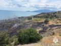 Под Алуштой огнеборцы тушат природный пожар на пяти гектарах