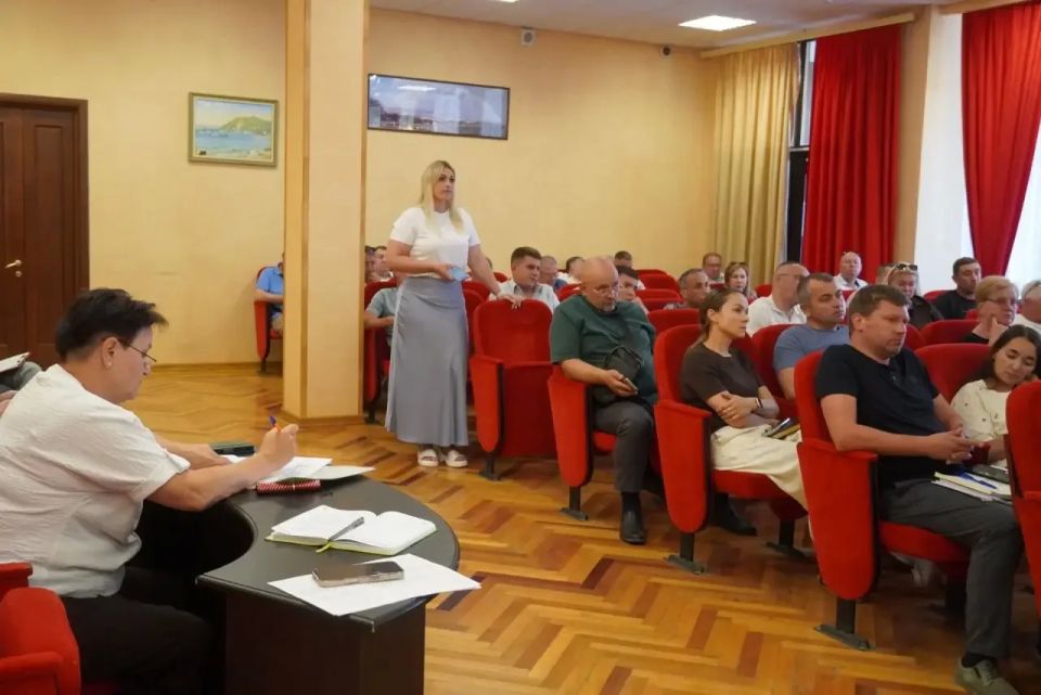 Иван Кошель: Чтобы вопросы керчан решались оперативнее и эффективнее, возобновляю практику проведения «Депутатского часа» Иван Кошель: Чтобы вопросы керчан решались оперативнее и эффективнее, возобновляю практику проведения «Депутатского часа»