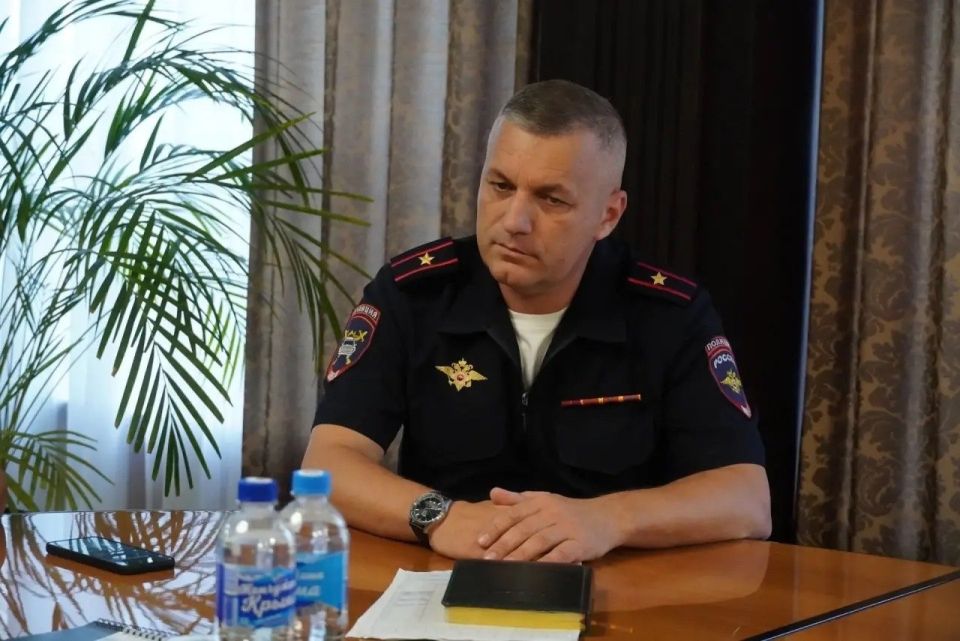 Иван Кошель: Провел встречу с начальником Госавтоинспекции УМВД России (Керченская), майором полиции Алексеем Леоником и моим заместителем Эльдаром Муждабаевым Иван Кошель: Провел встречу с начальником Госавтоинспекции УМВД России (Керченская), майором полиции Алексеем Леоником и моим заместителем Эльдаром Муждабаевым