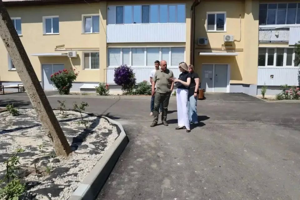 Глава администрации Джанкойского района Инна Федоренко совместно с заместителем Председателя Совета министров Республики Крым Михаилом Назаровым посетила сёла района Глава администрации Джанкойского района Инна Федоренко совместно с заместителем Председателя Совета министров Республики Крым Михаилом Назаровым посетила сёла района