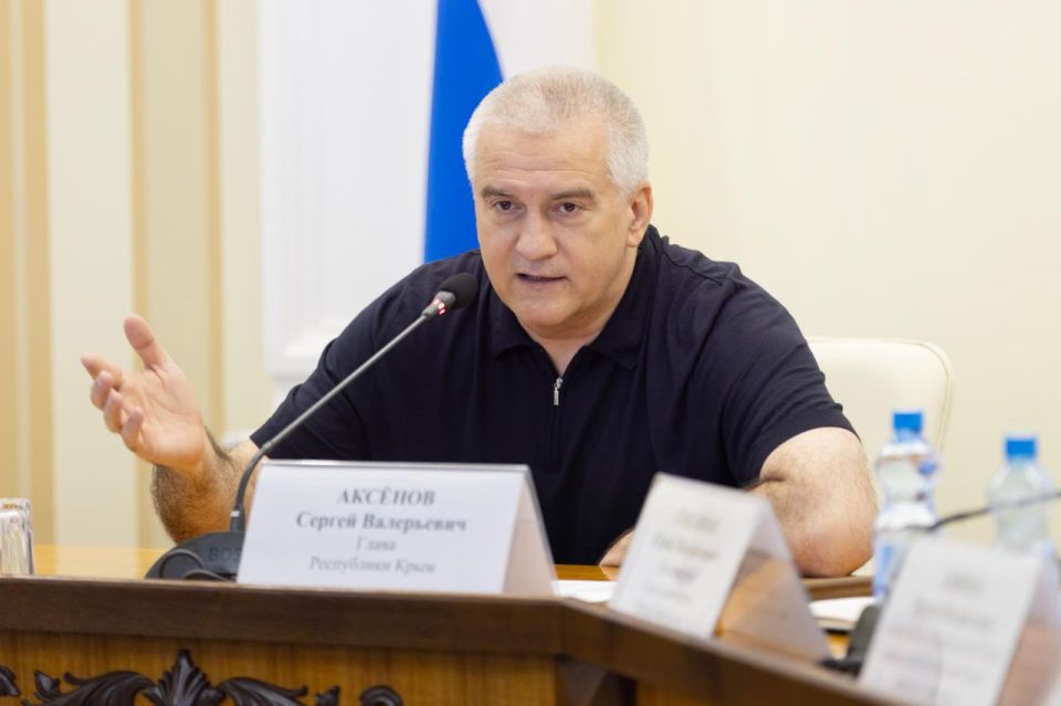 Сергей Аксёнов: В ходе рабочей встречи с руководителями крупных предприятий и компаний Крыма обсудили проблемные вопросы, определили конкретные действия по дальнейшему развитию экономики и поддержке предпринимательства в...