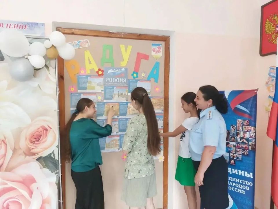 Транспортные полицейские Керчи напомнили школьникам о безопасности в период летних каникул Транспортные полицейские Керчи напомнили школьникам о безопасности в период летних каникул