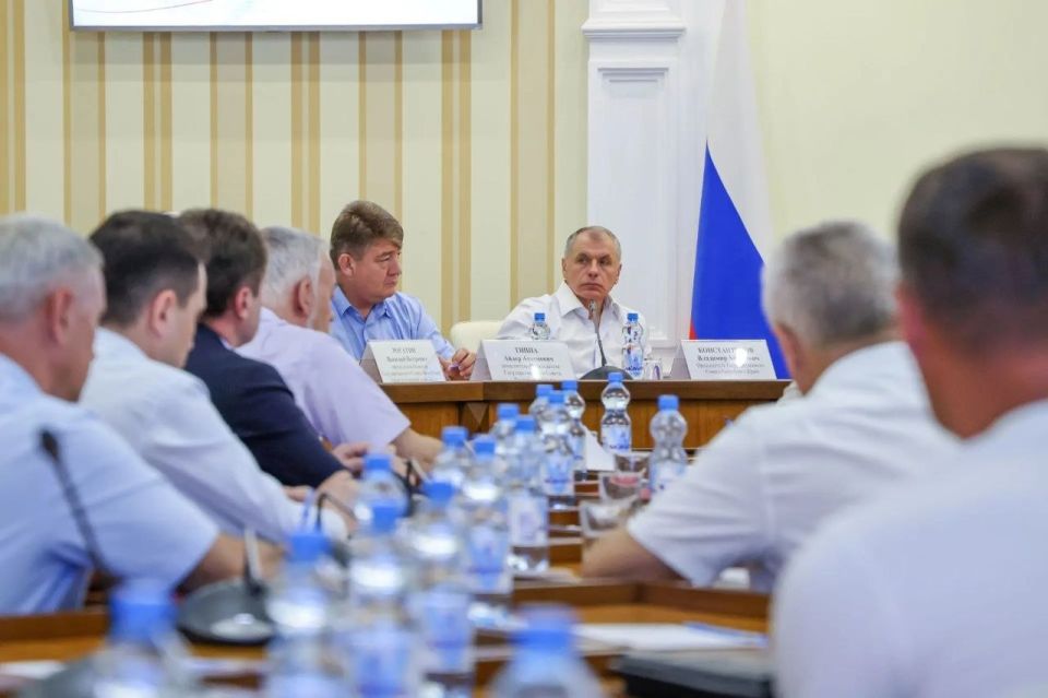 Юрий Гоцанюк: Встреча с руководителями и представителями предприятий агропромышленного комплекса Крым позволила предметно обсудить состояние отрасли, приоритетные задачи на ближайшую и долгосрочную перспективу Юрий Гоцанюк: Встреча с руководителями и представителями предприятий агропромышленного комплекса Крым позволила предметно обсудить состояние отрасли, приоритетные задачи на ближайшую и долгосрочную перспективу
