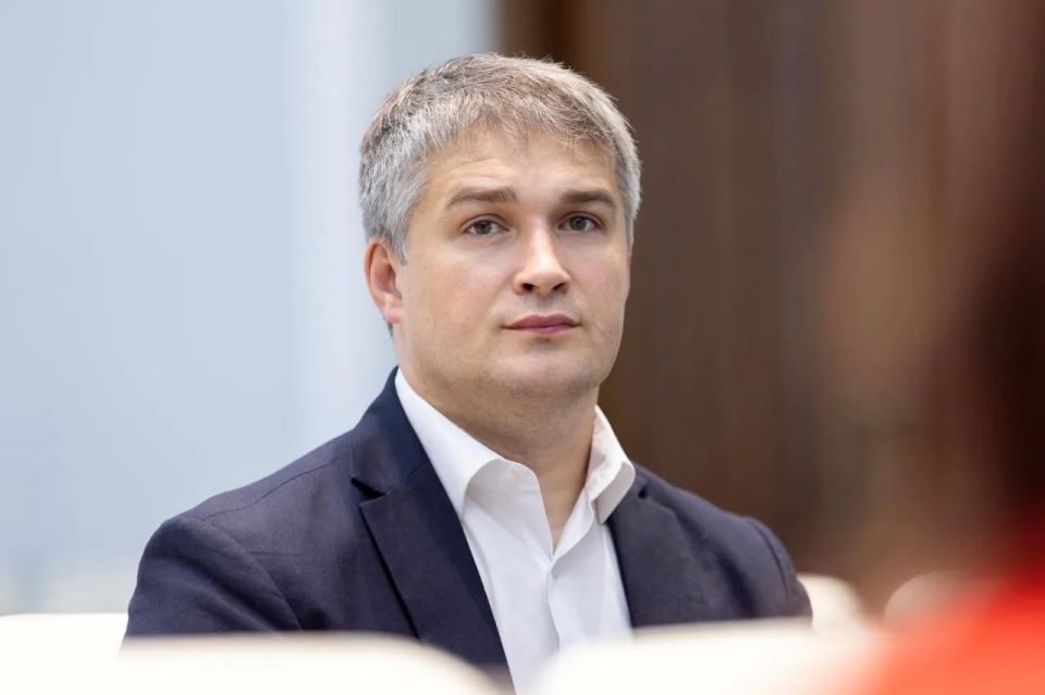Сергей Аксёнов вручил награды крымским медикам в преддверии профессионального праздника Сергей Аксёнов вручил награды крымским медикам в преддверии профессионального праздника
