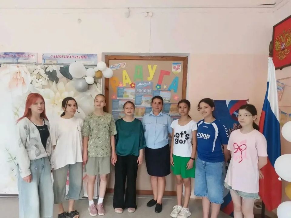 Транспортные полицейские Керчи напомнили школьникам о безопасности в период летних каникул Транспортные полицейские Керчи напомнили школьникам о безопасности в период летних каникул
