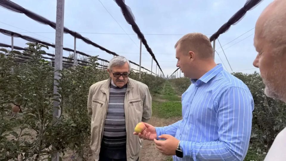 Антон Кравец: Сегодня поздравляем - Почетного гражданина Нижнегорского района, заслуженного работника агропромышленного комплекса Республики Крым - Корниенко Валентина Николаевича с 70-летним юбилеем Антон Кравец: Сегодня поздравляем - Почетного гражданина Нижнегорского района, заслуженного работника агропромышленного комплекса Республики Крым - Корниенко Валентина Николаевича с 70-летним юбилеем