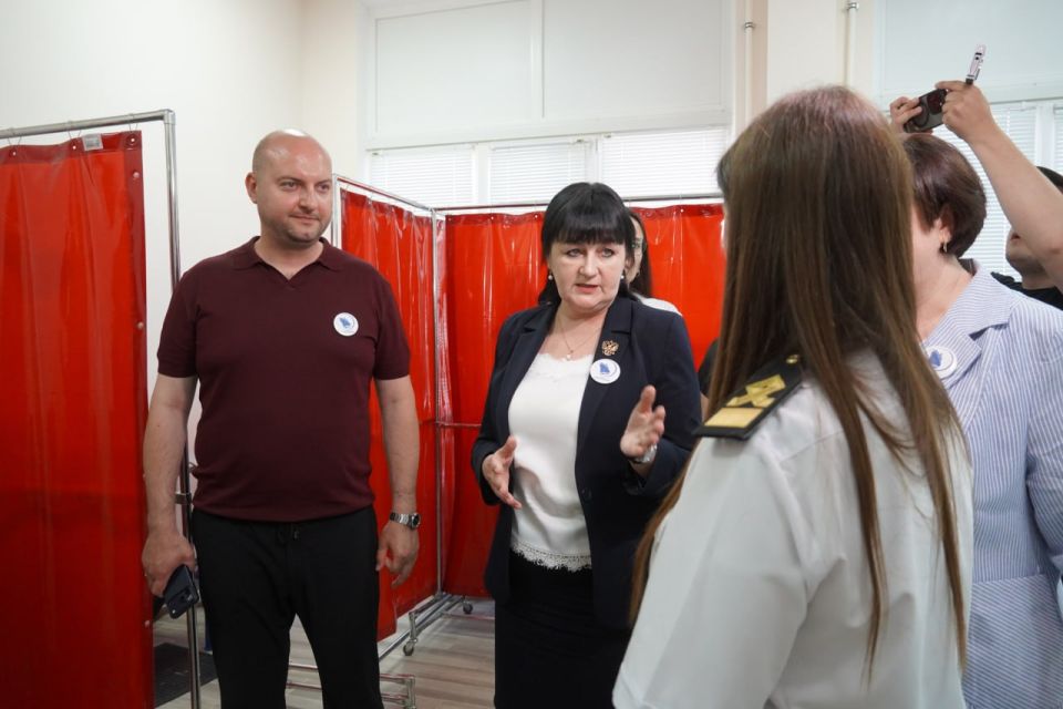 Иван Кошель: Сегодня совместно с министром образования РК Валентиной Лаврик, главой муниципального образования - председателем Керченского горсовета Денисом Колесником побывал на важном событии — открытии кафедры... Иван Кошель: Сегодня совместно с министром образования РК Валентиной Лаврик, главой муниципального образования - председателем Керченского горсовета Денисом Колесником побывал на важном событии — открытии кафедры...