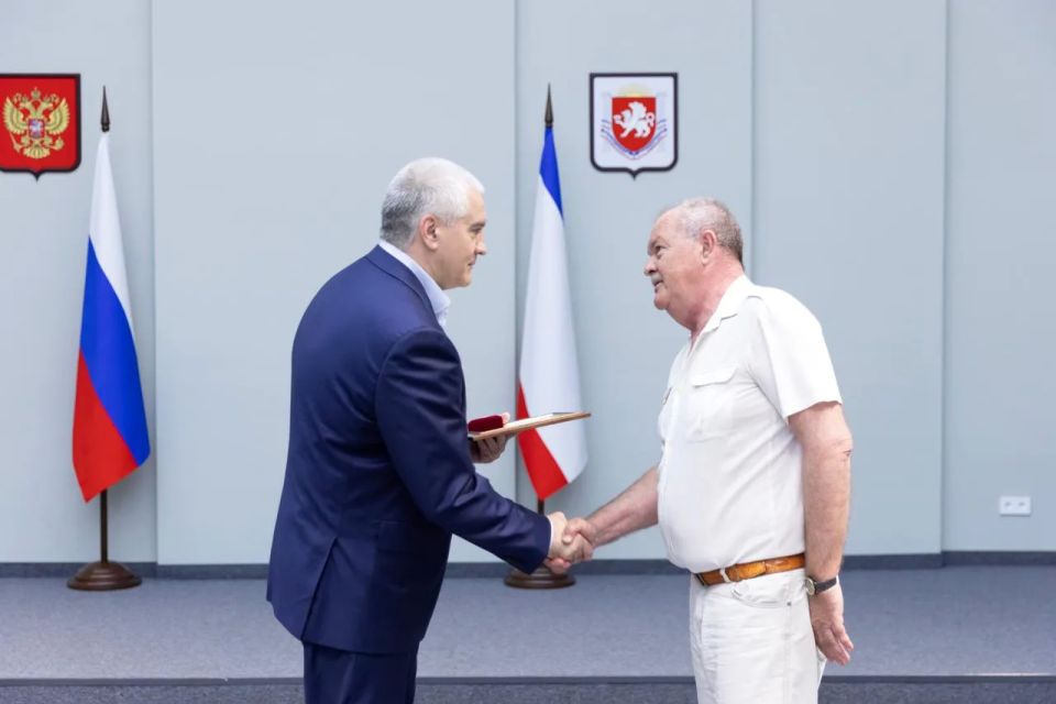 Сергей Аксёнов вручил награды крымским медикам в преддверии профессионального праздника