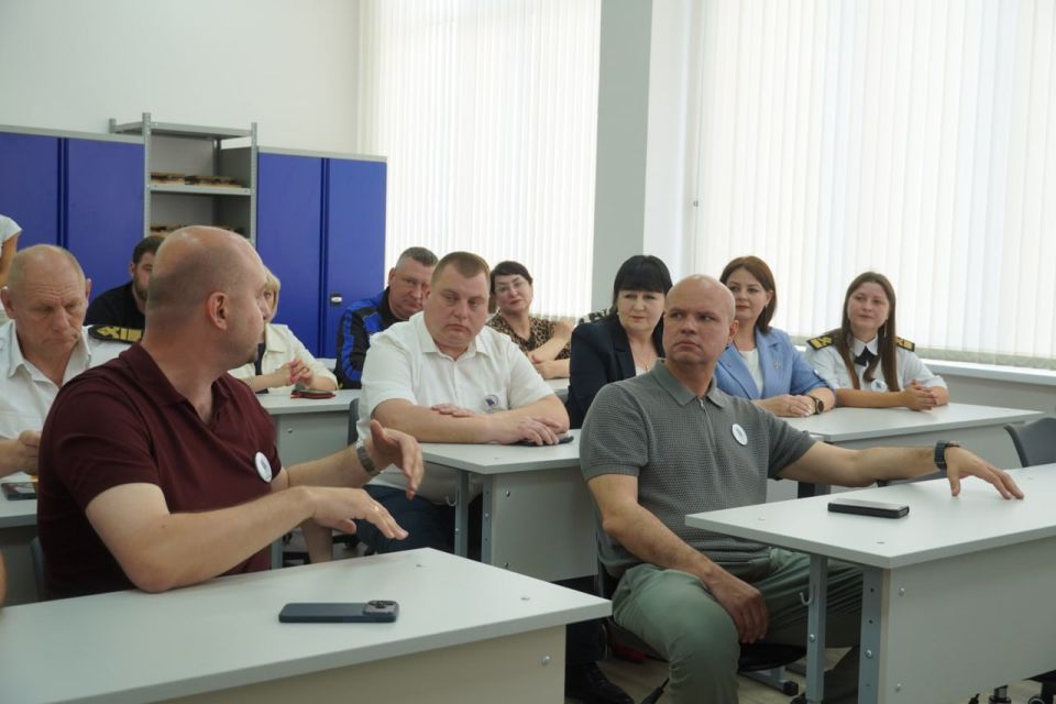 Иван Кошель: Сегодня совместно с министром образования РК Валентиной Лаврик, главой муниципального образования - председателем Керченского горсовета Денисом Колесником побывал на важном событии — открытии кафедры... Иван Кошель: Сегодня совместно с министром образования РК Валентиной Лаврик, главой муниципального образования - председателем Керченского горсовета Денисом Колесником побывал на важном событии — открытии кафедры...