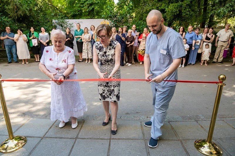 Символ признания. В преддверии Дня медицинского работника в Ялтинском многопрофильном медицинском центре ФМБА России торжественно открыли Доску почета Символ признания. В преддверии Дня медицинского работника в Ялтинском многопрофильном медицинском центре ФМБА России торжественно открыли Доску почета