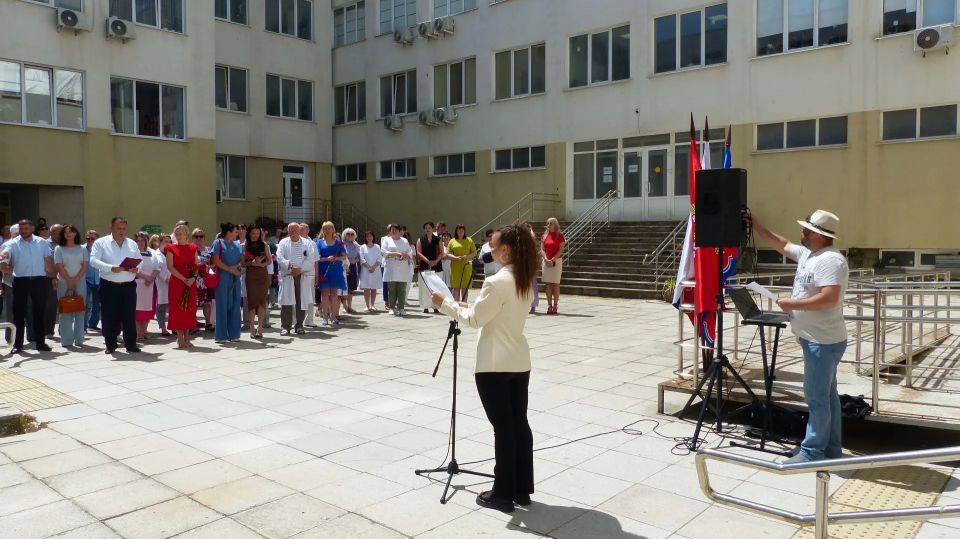 В Судаке открыли мемориальные доски в честь заслуженных врачей Виктора Исаева и Любови Исаевой