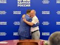 Юрий Нестеренко: По сложившейся традиции, лично поздравил с наступающим профессиональным праздником руководителей медицинских учреждений Крыма, вручил заслуженные благодарности