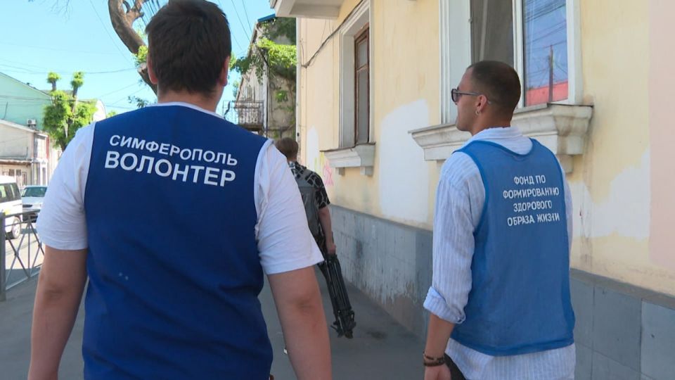 Под запретом. Надписи, ведущие к преступлению, закрашивают в Симферополе Под запретом. Надписи, ведущие к преступлению, закрашивают в Симферополе