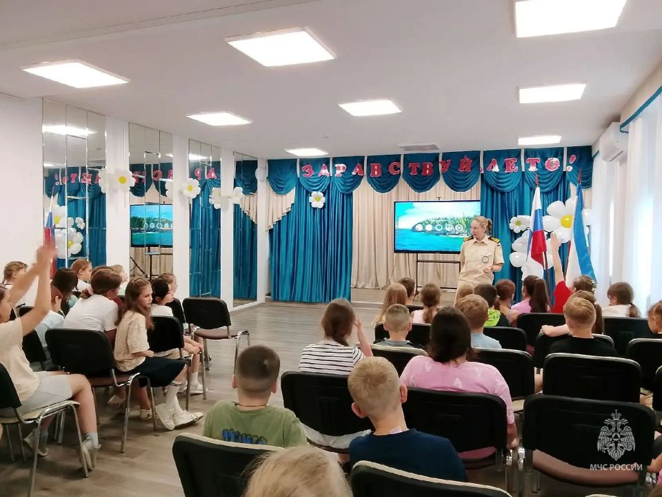 Безопасное лето: ГИМС МЧС России обучает детей правилам поведения на воде Безопасное лето: ГИМС МЧС России обучает детей правилам поведения на воде