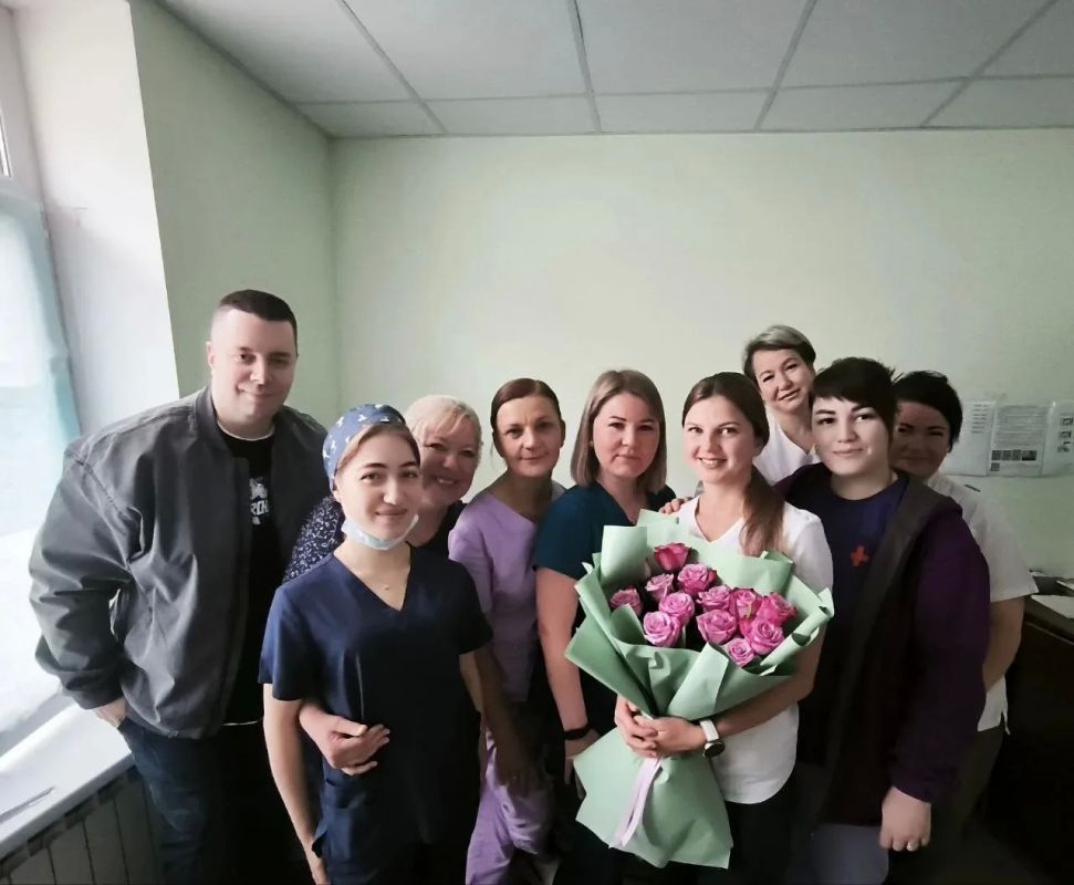 Уважаемые медицинские работники, бывшие, настоящий и будущие! Уважаемые медицинские работники, бывшие, настоящий и будущие!