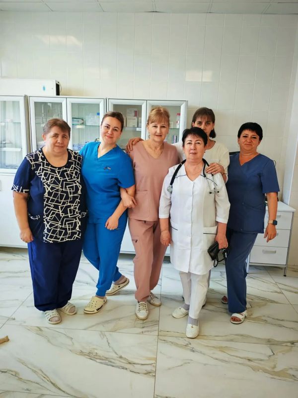 Уважаемые медицинские работники, бывшие, настоящий и будущие! Уважаемые медицинские работники, бывшие, настоящий и будущие!