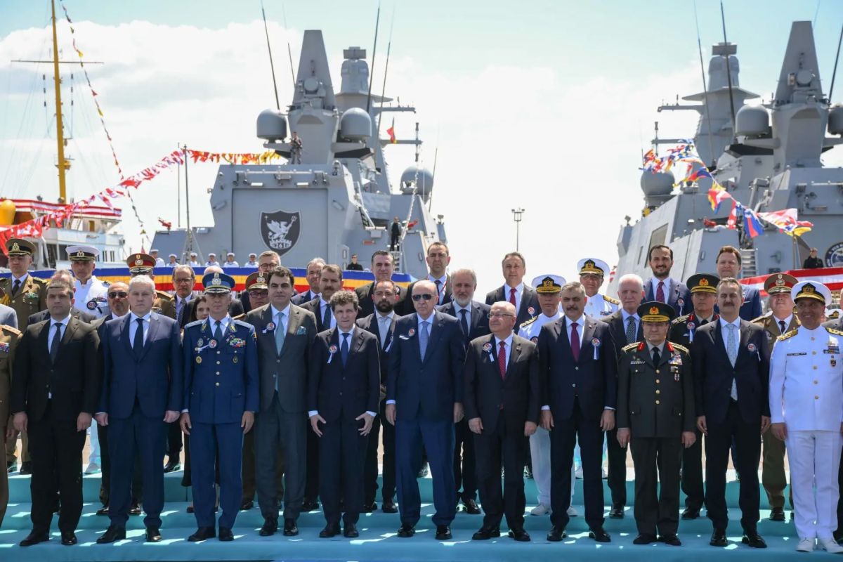 Два майора: Турция увеличивает морскую группировку НАТО в Черном море Два майора: Турция увеличивает морскую группировку НАТО в Черном море